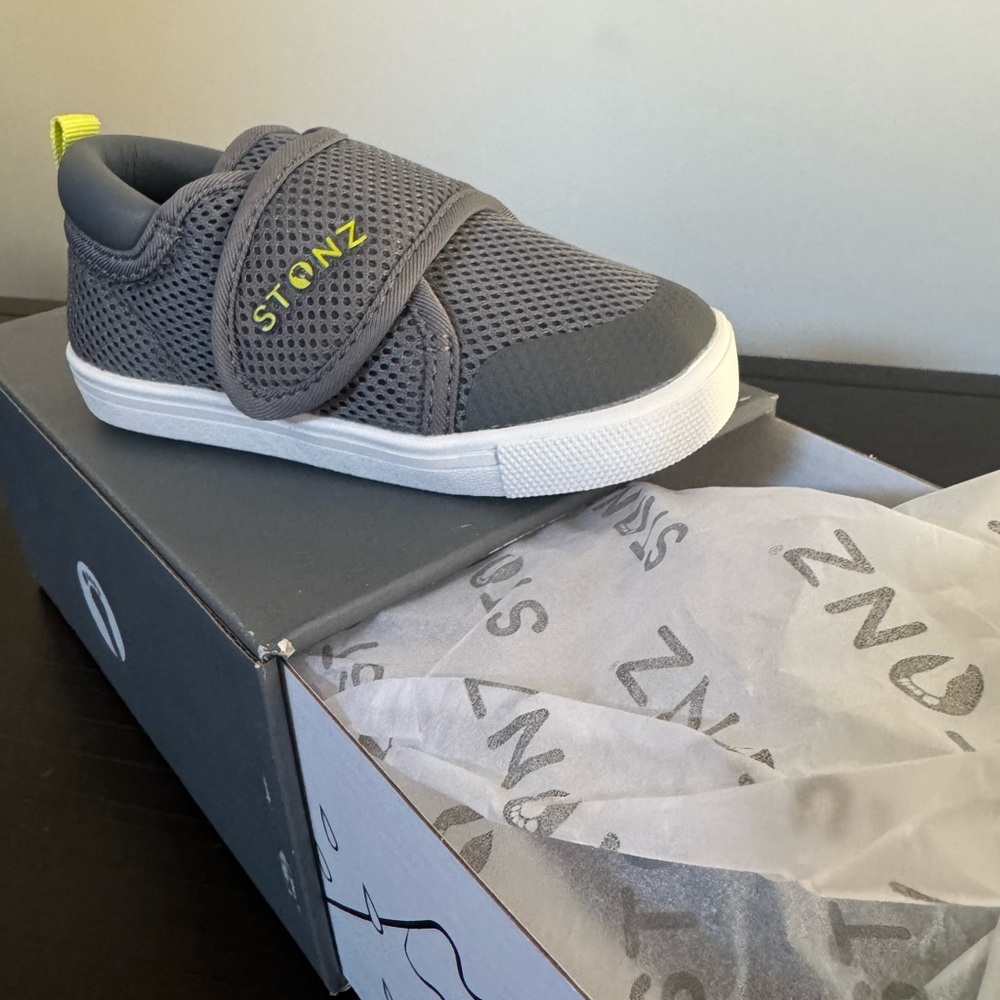 Stonz Cruiser Grey Toddler Shoe NWT